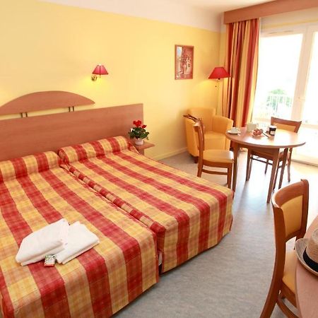 Residence L'Oliveraie Ментона Екстериор снимка
