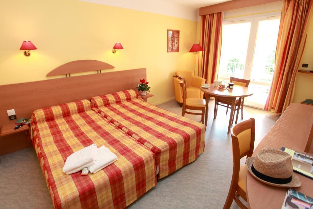 Residence L'Oliveraie Ментона Екстериор снимка