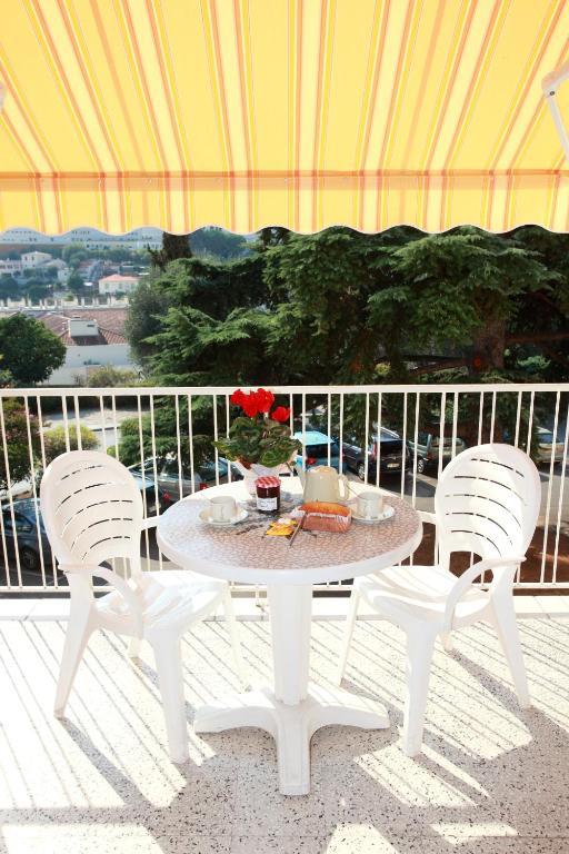 Residence L'Oliveraie Ментона Екстериор снимка